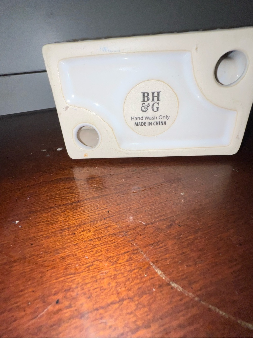 Better‎ Homes And Gardens White Stoneware Dot Napkin Holder.